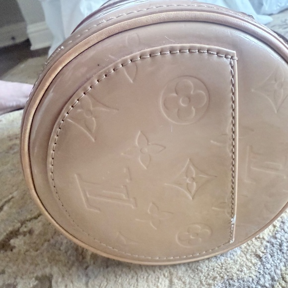 Louis Vuitton  Neutral Vernis Patent Leather Shoulder Bag - Picture 8 of 14